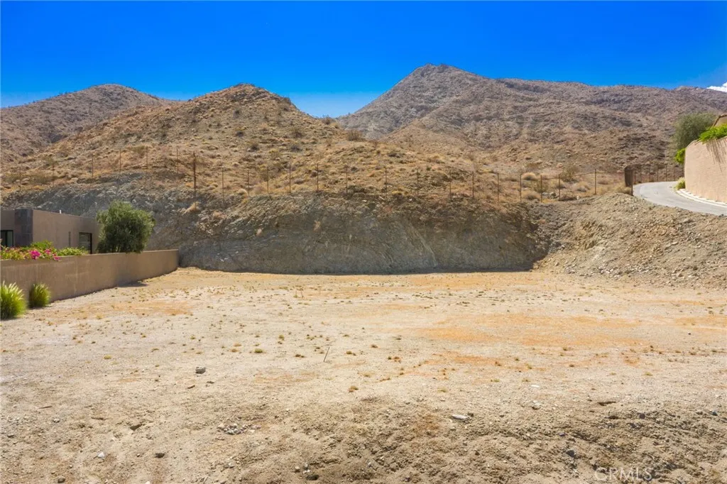 main property photo 10
