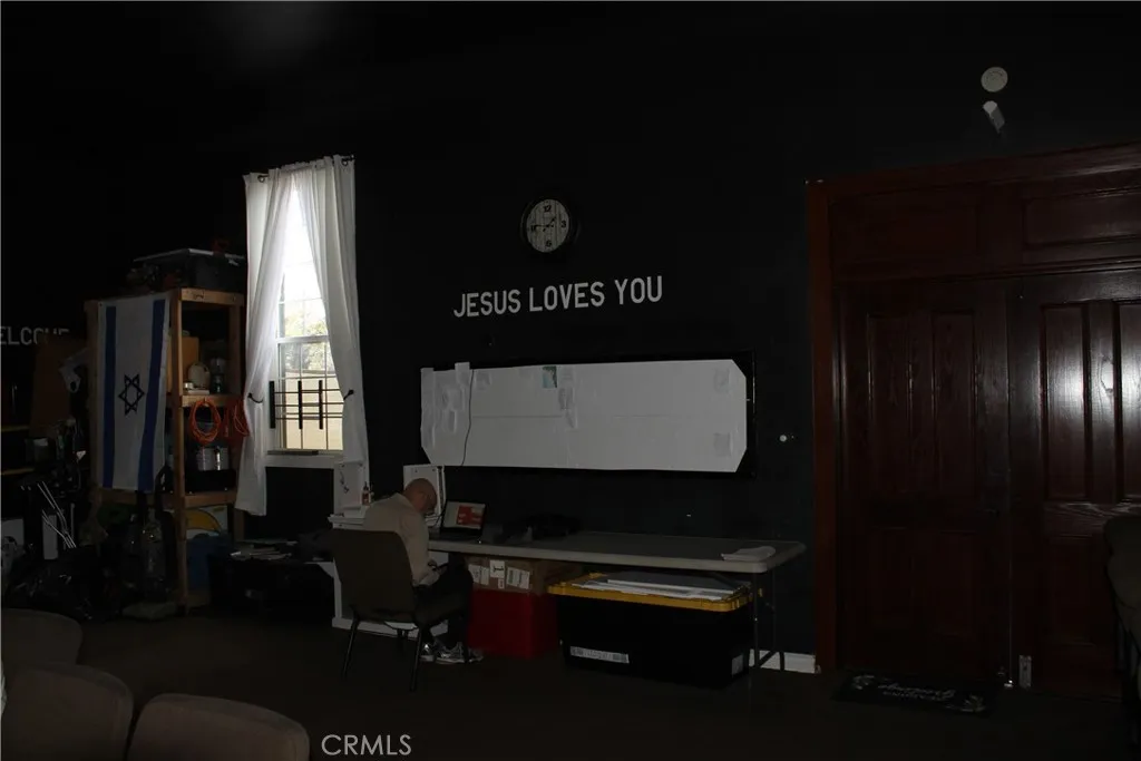 main property photo 10