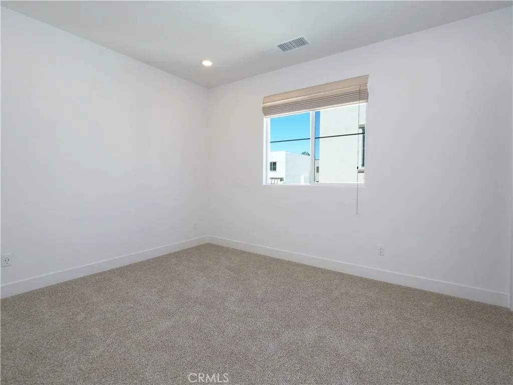 property viewer photo 12