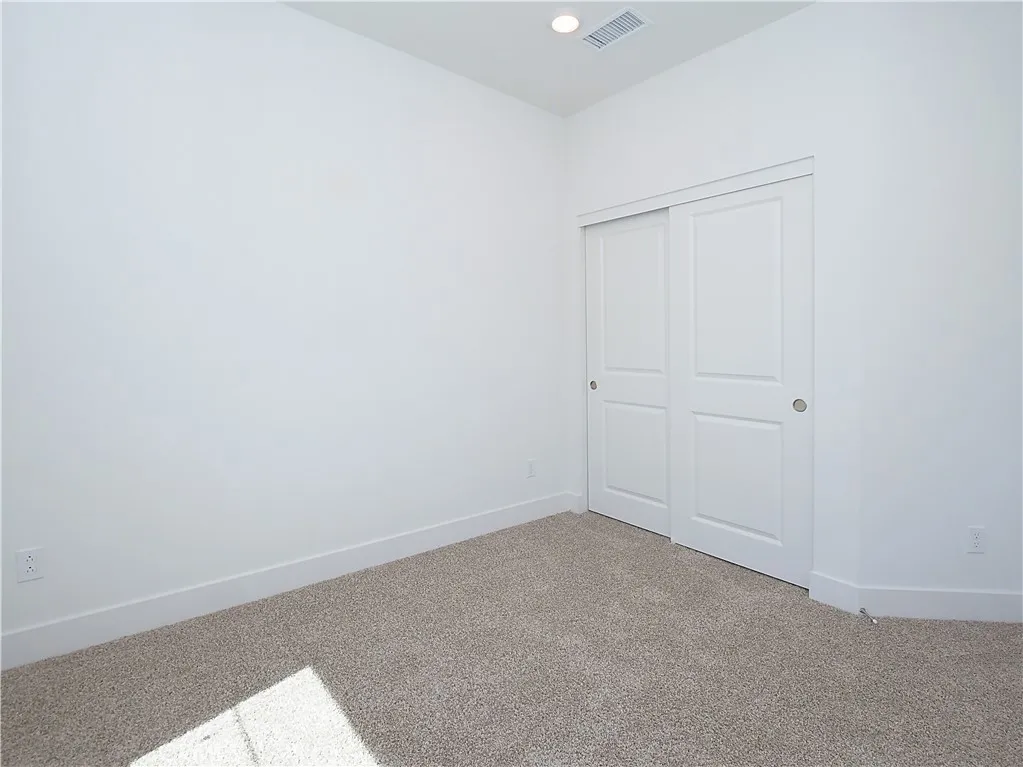 property viewer photo 17