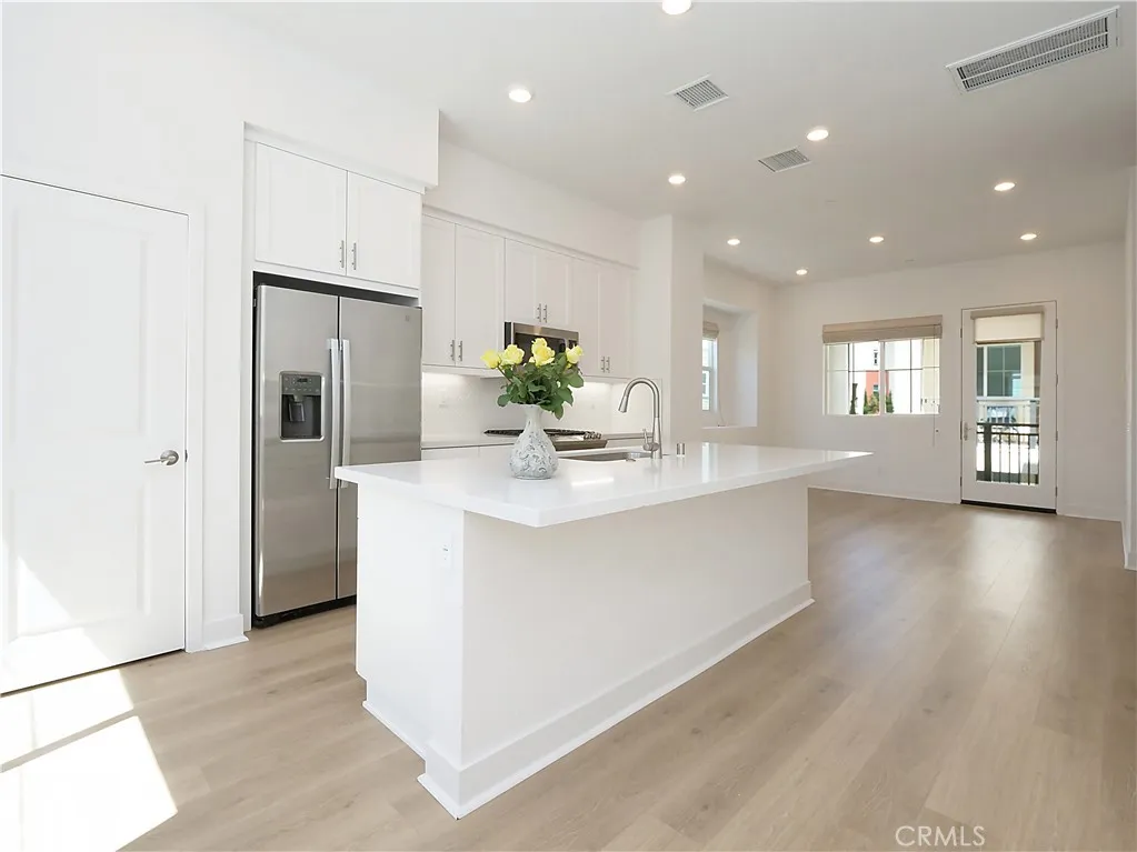 property viewer photo 6