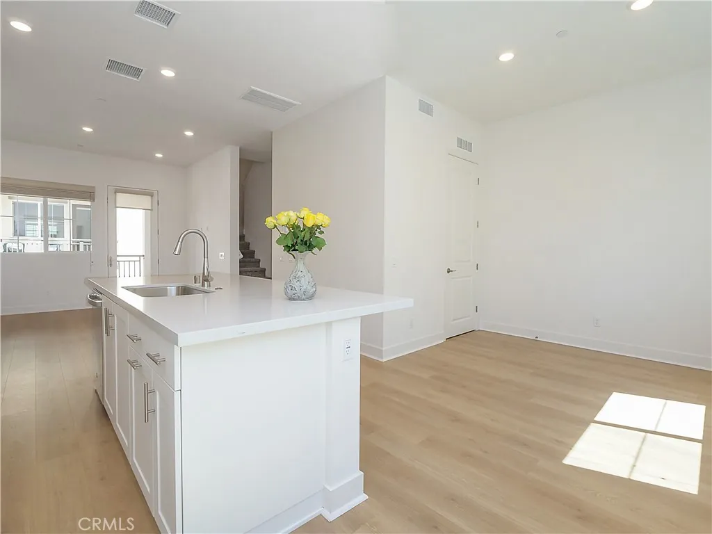property viewer photo 8
