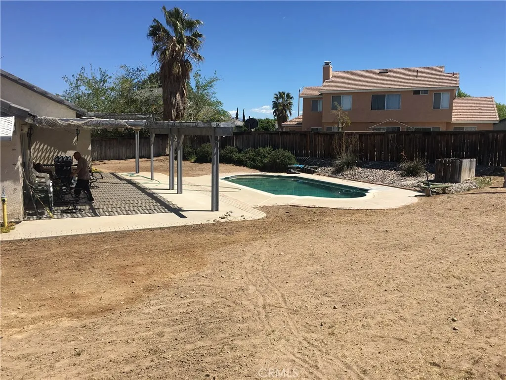 main property photo 23