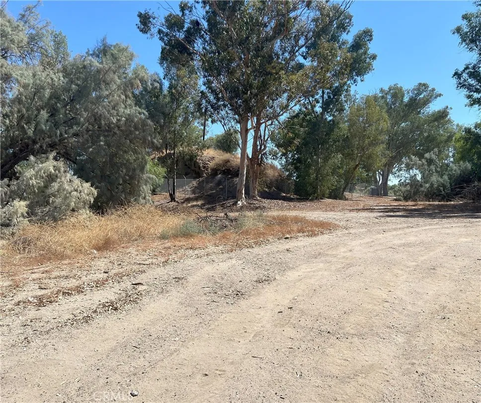 main property photo 10