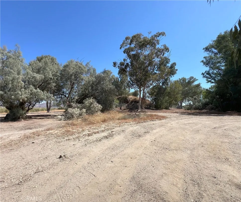 main property photo 11