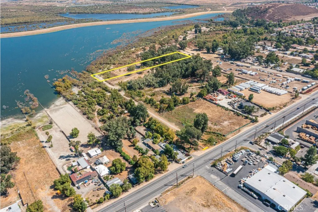 main property photo 16