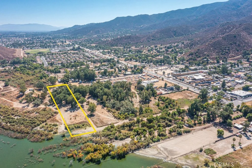 main property photo 19