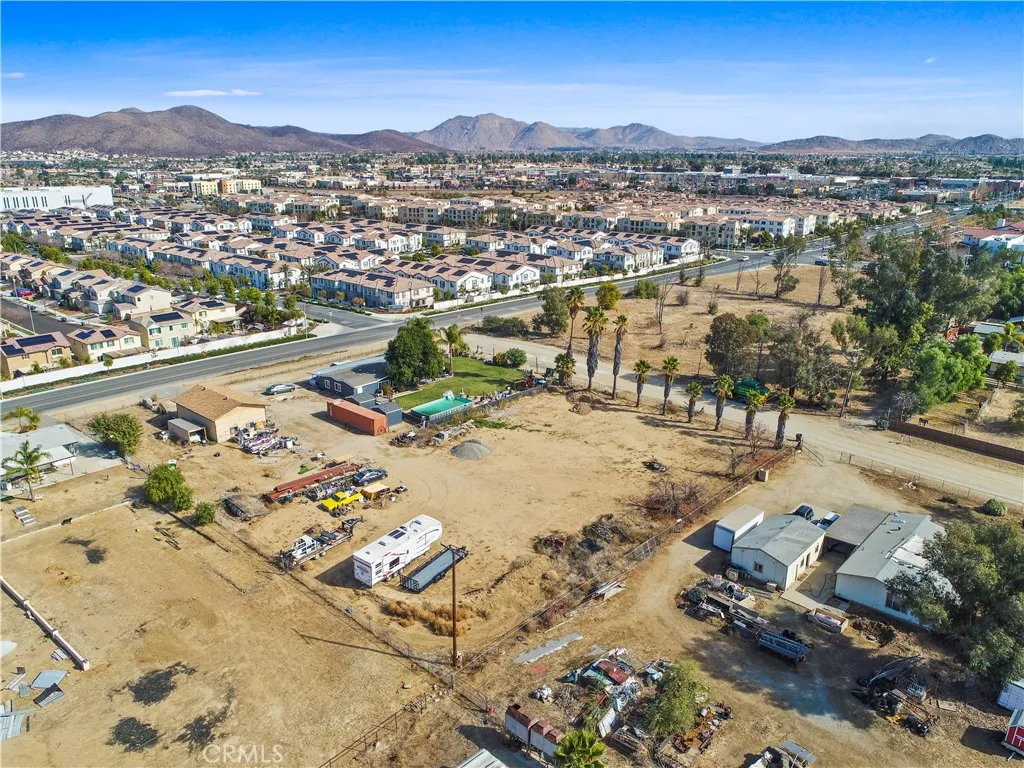 main property photo 14