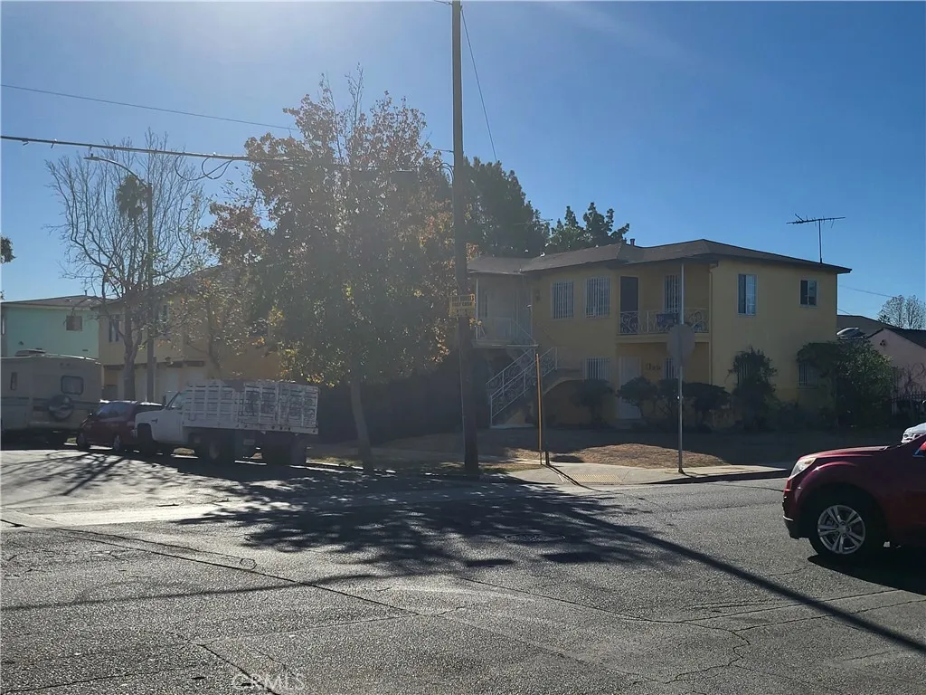 main property photo 10