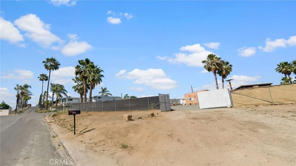main property photo 29