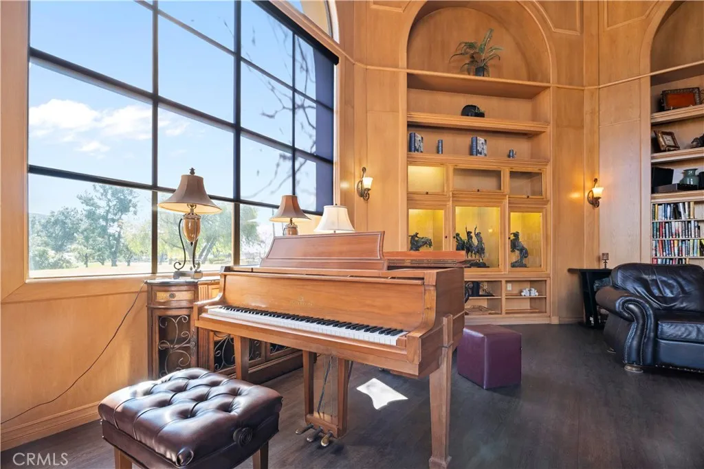 main property photo 30