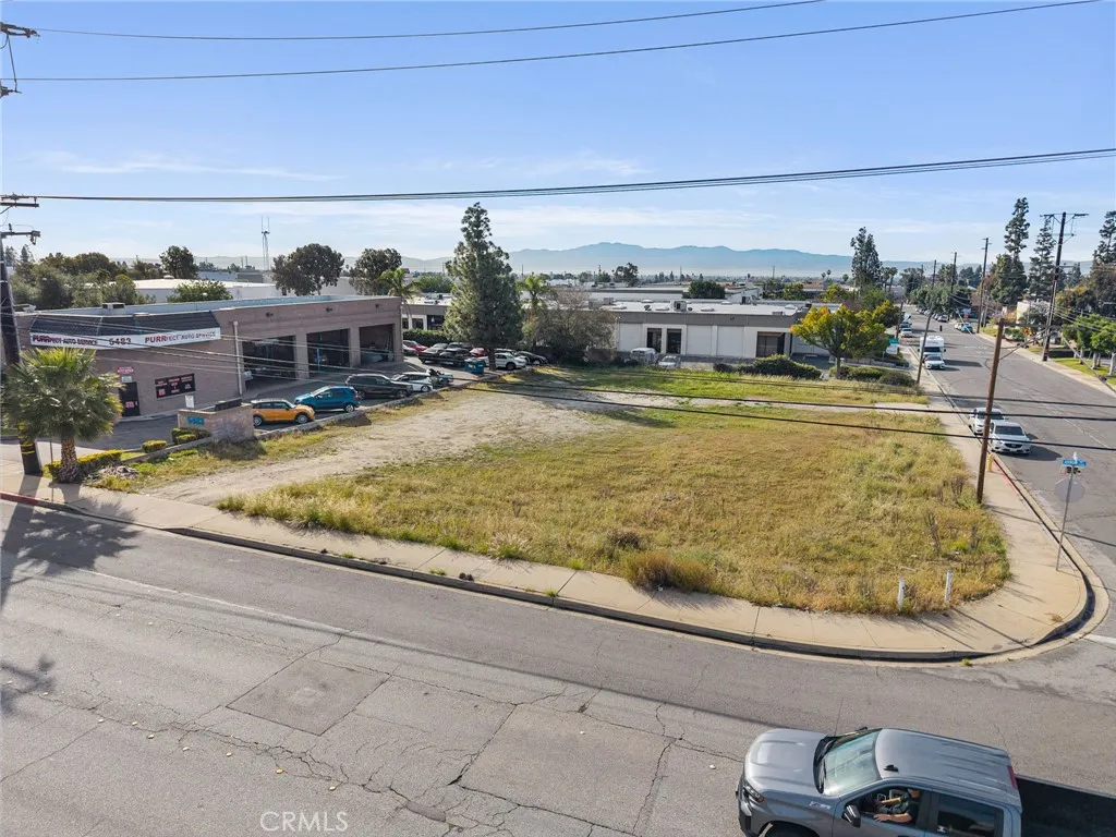 main property photo 9
