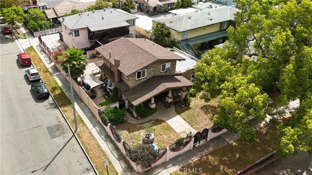 main property photo 10