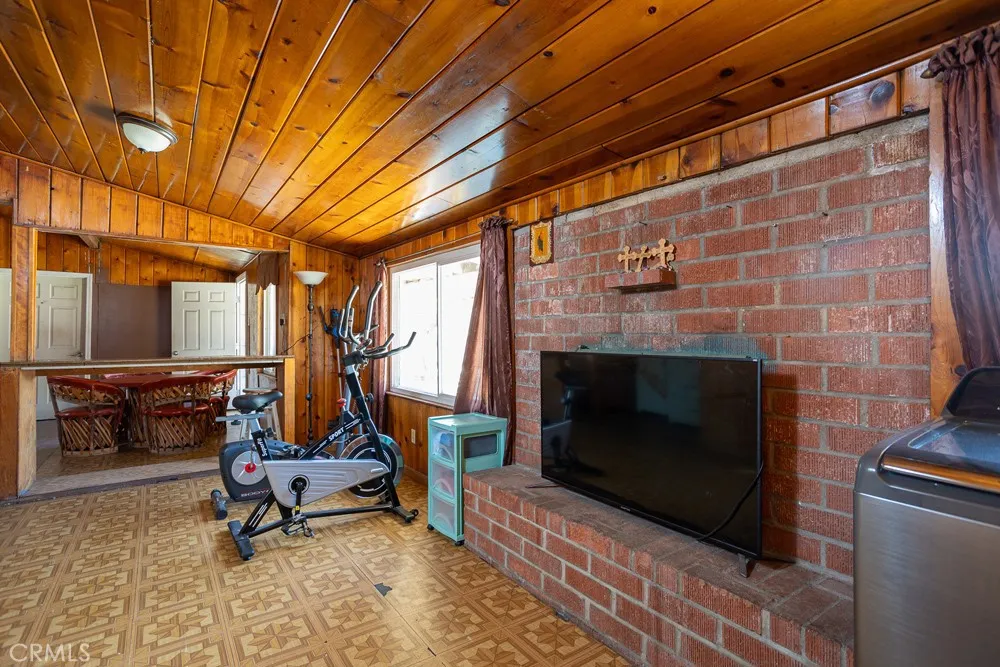 main property photo 14