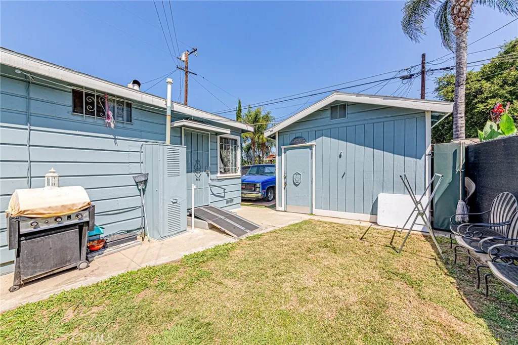 main property photo 28