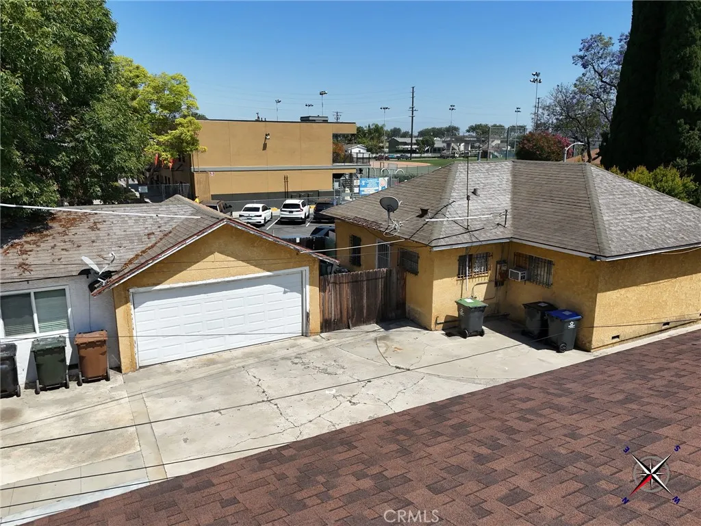 main property photo 14
