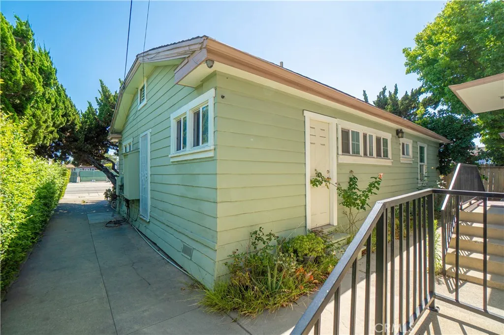 main property photo 9