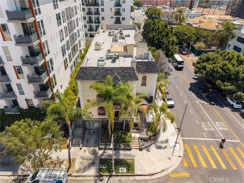 main property photo 24