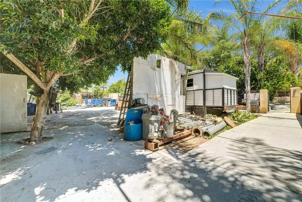 main property photo 59