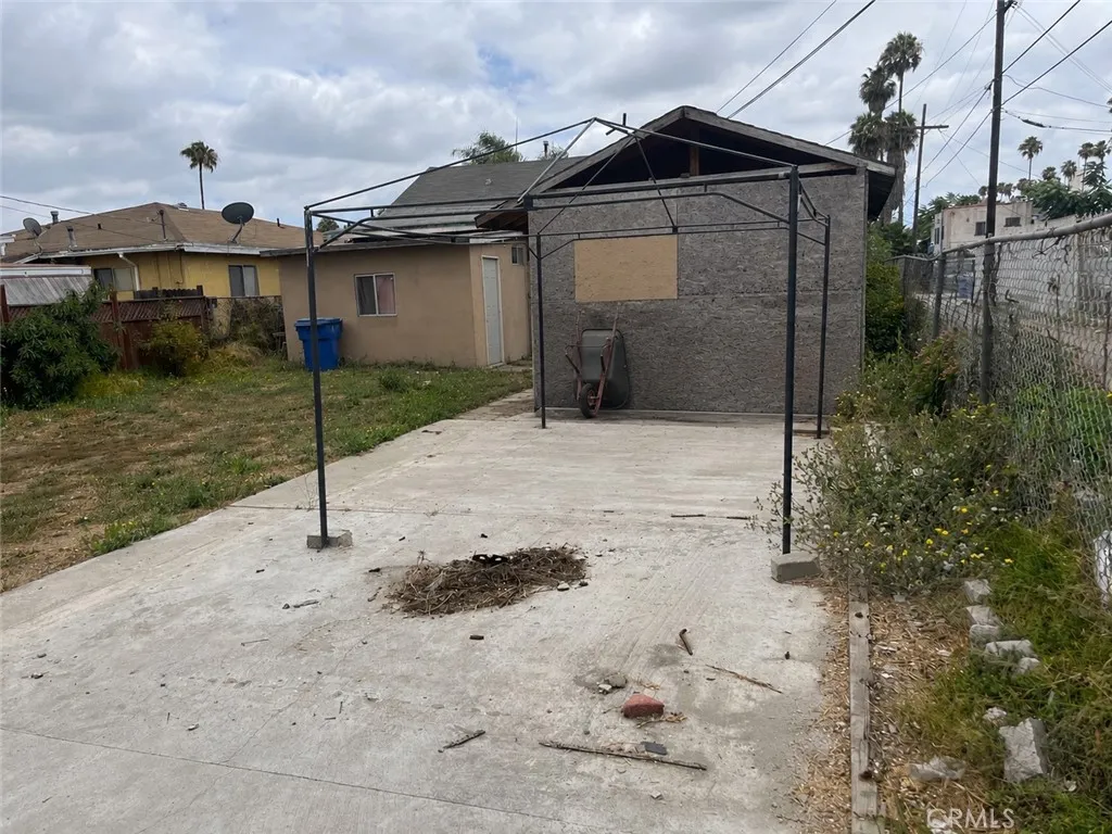 main property photo 11