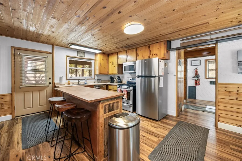 main property photo 7
