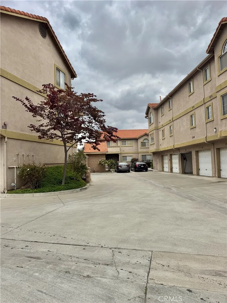 main property photo 14