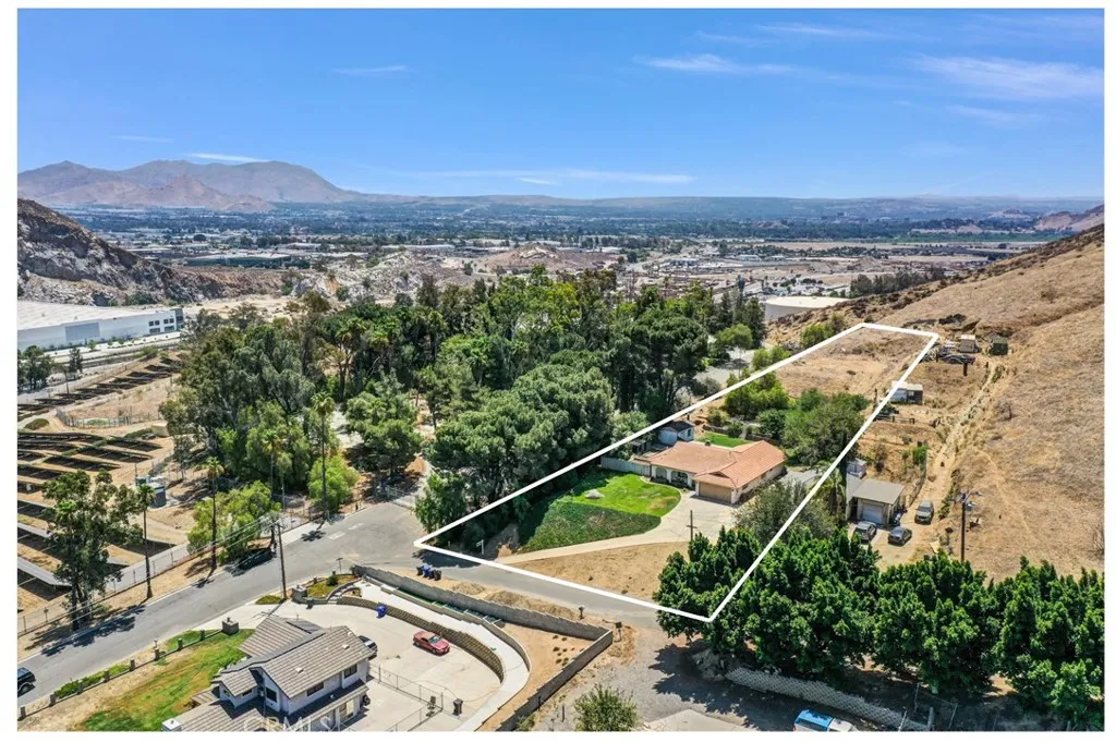 main property photo 33