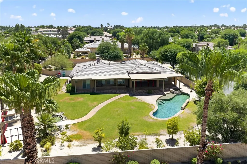 main property photo 23