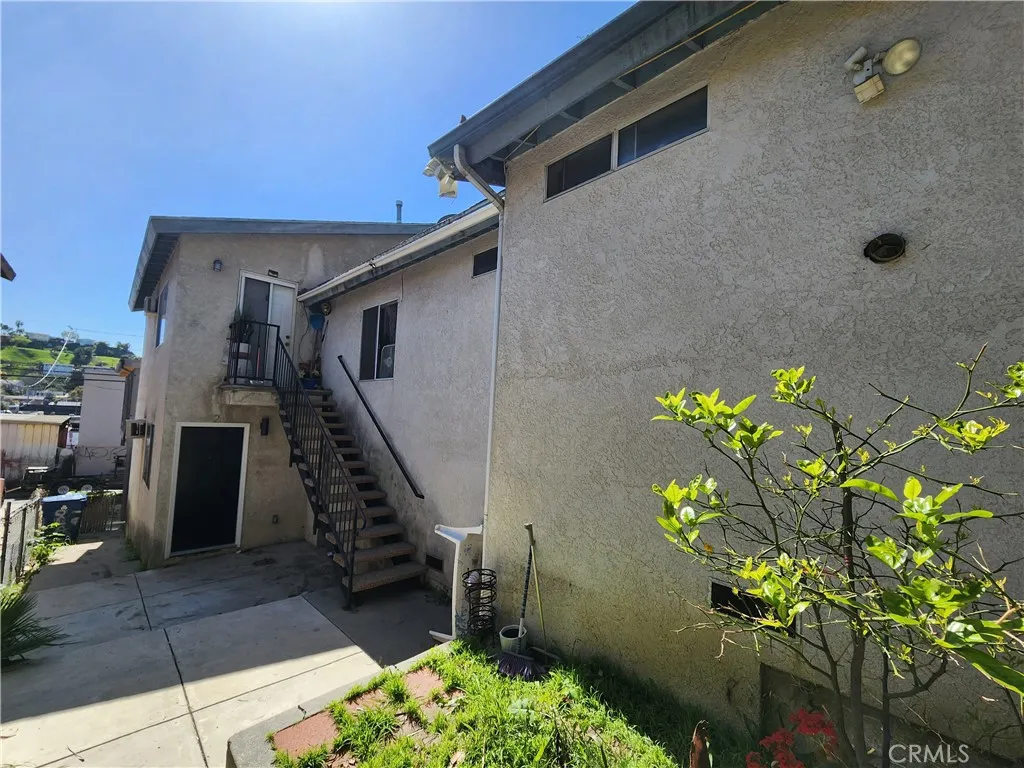 main property photo 40