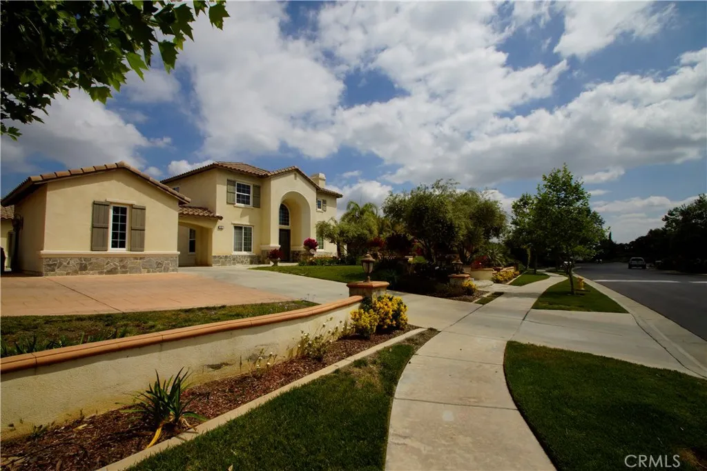 main property photo 8