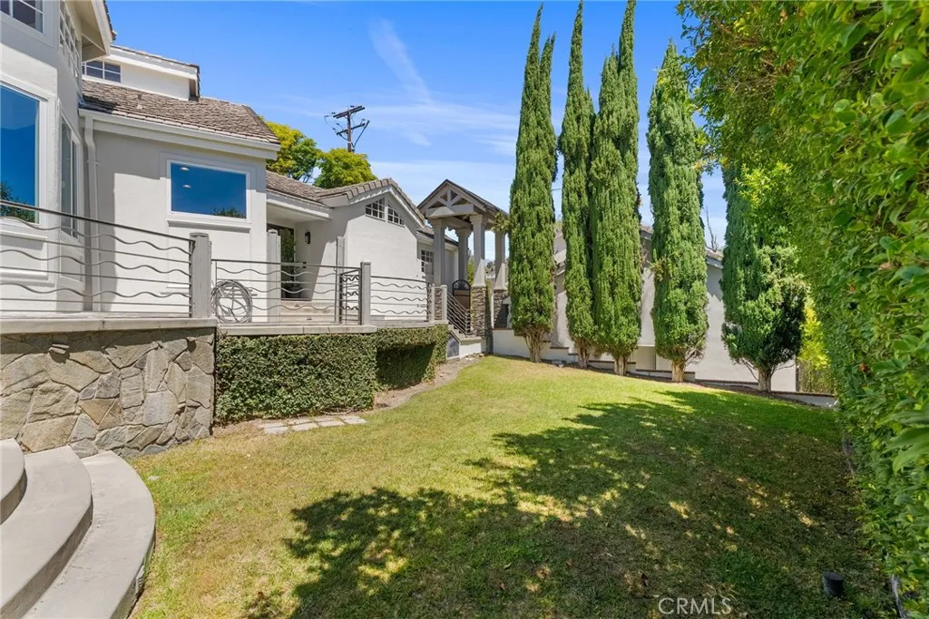 main property photo 26