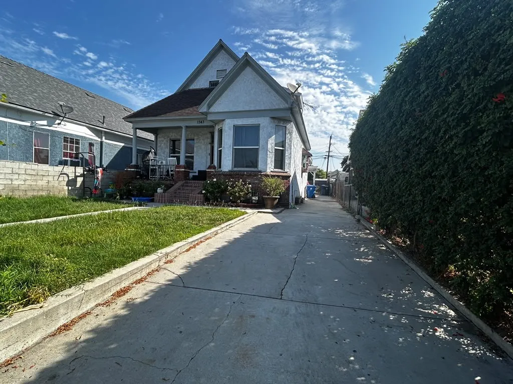 main property photo 0