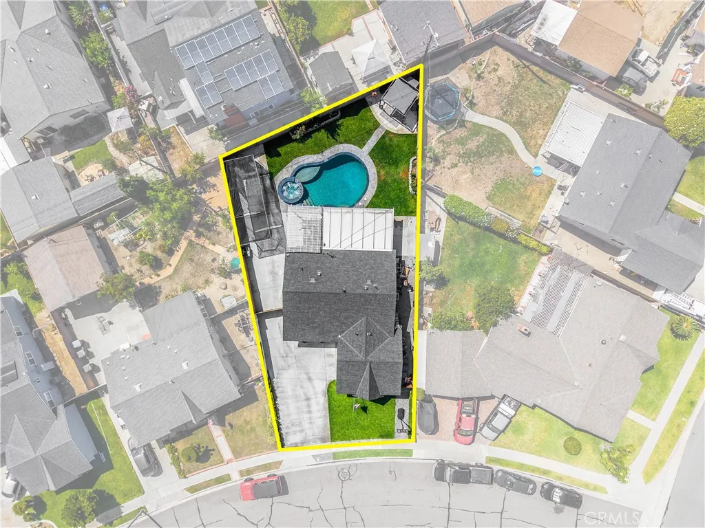 main property photo 40