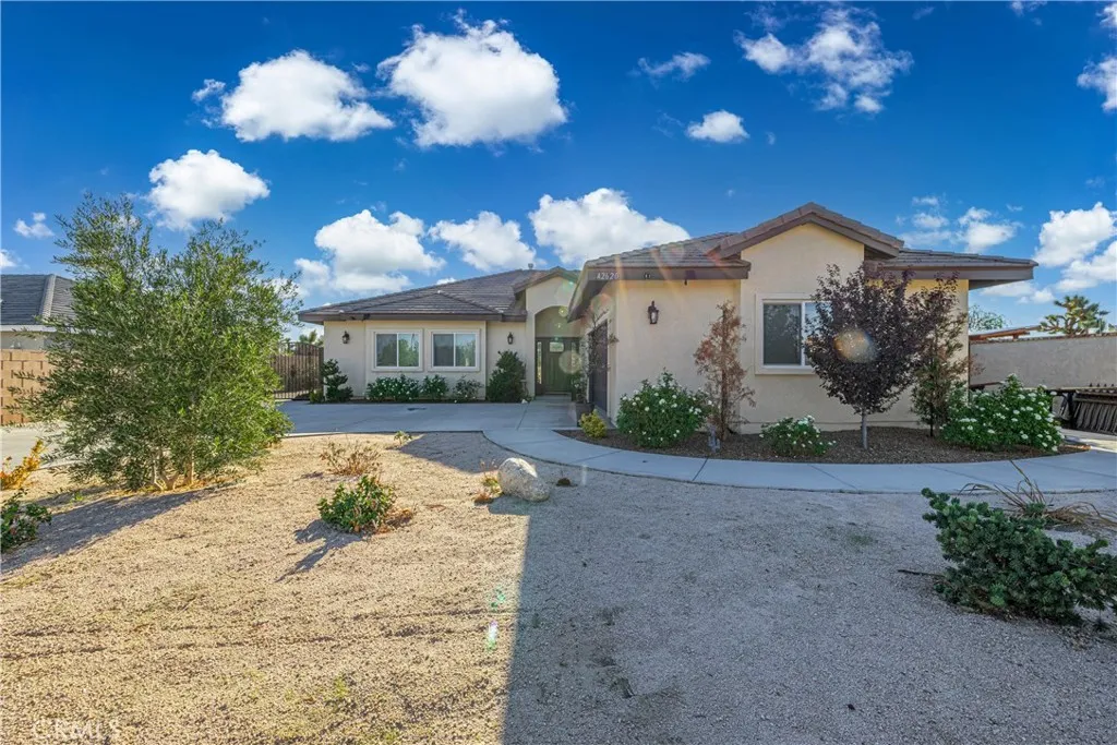 main property photo 2