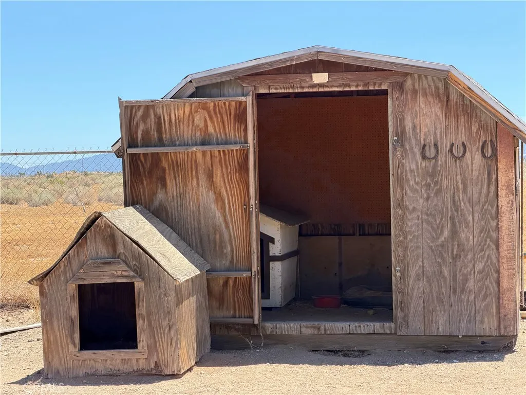 main property photo 6
