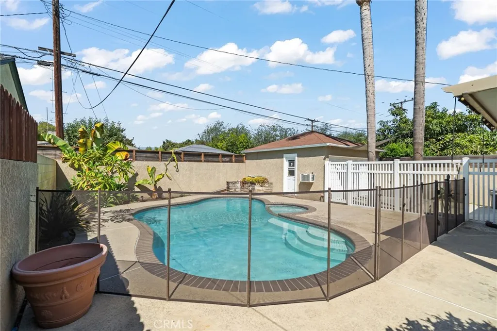 main property photo 26