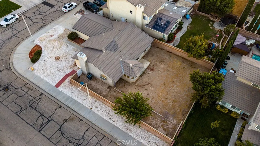 main property photo 30