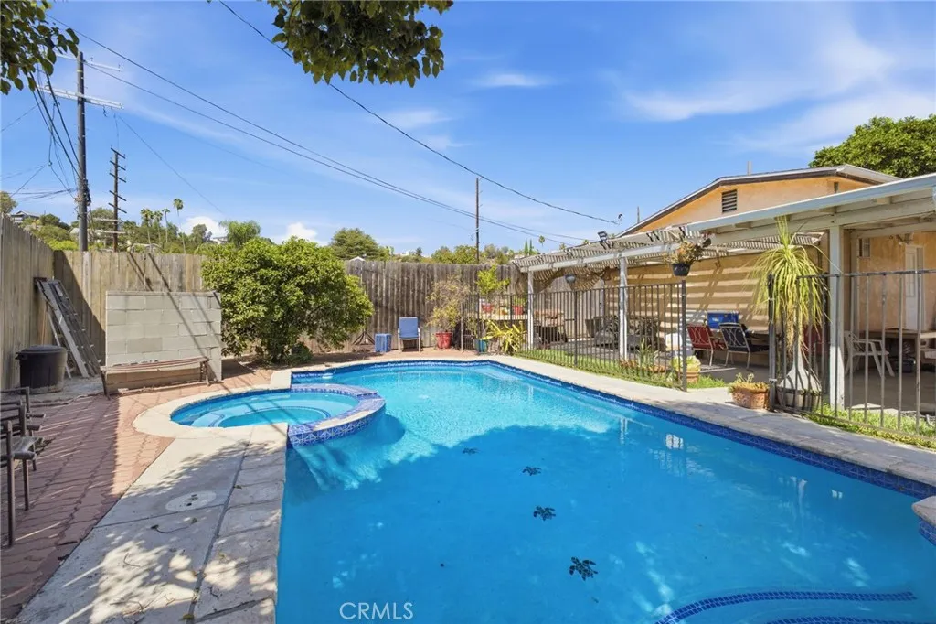 main property photo 27