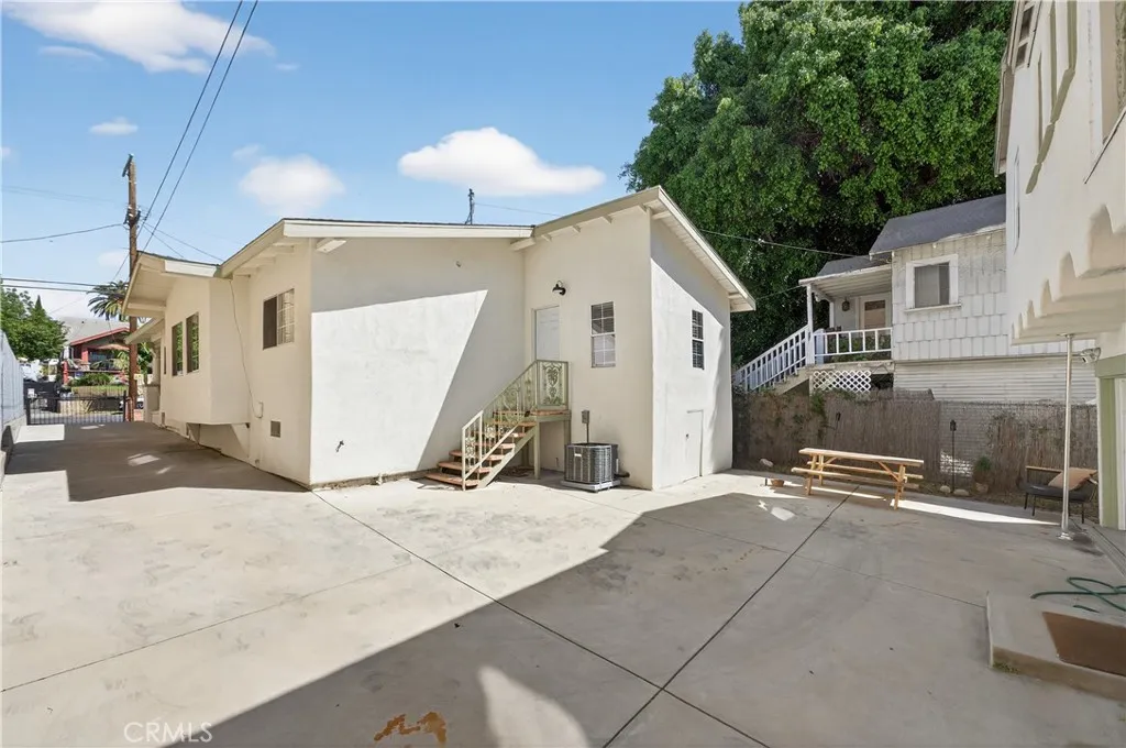 main property photo 8