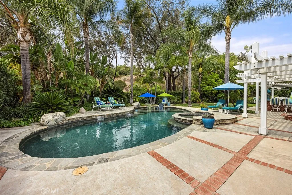 main property photo 24