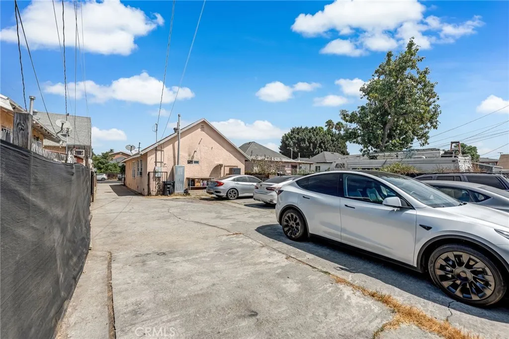 main property photo 10