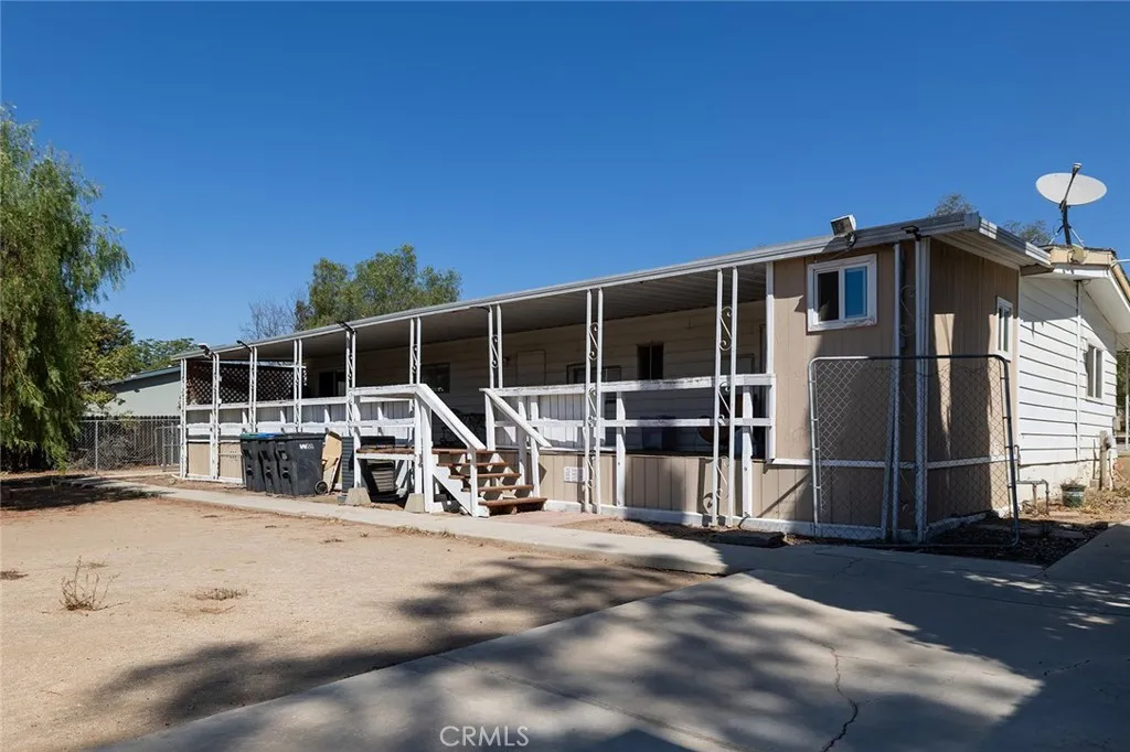 main property photo 28