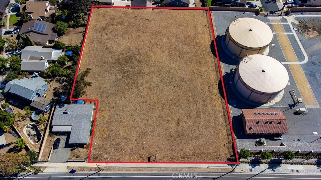 main property photo 11