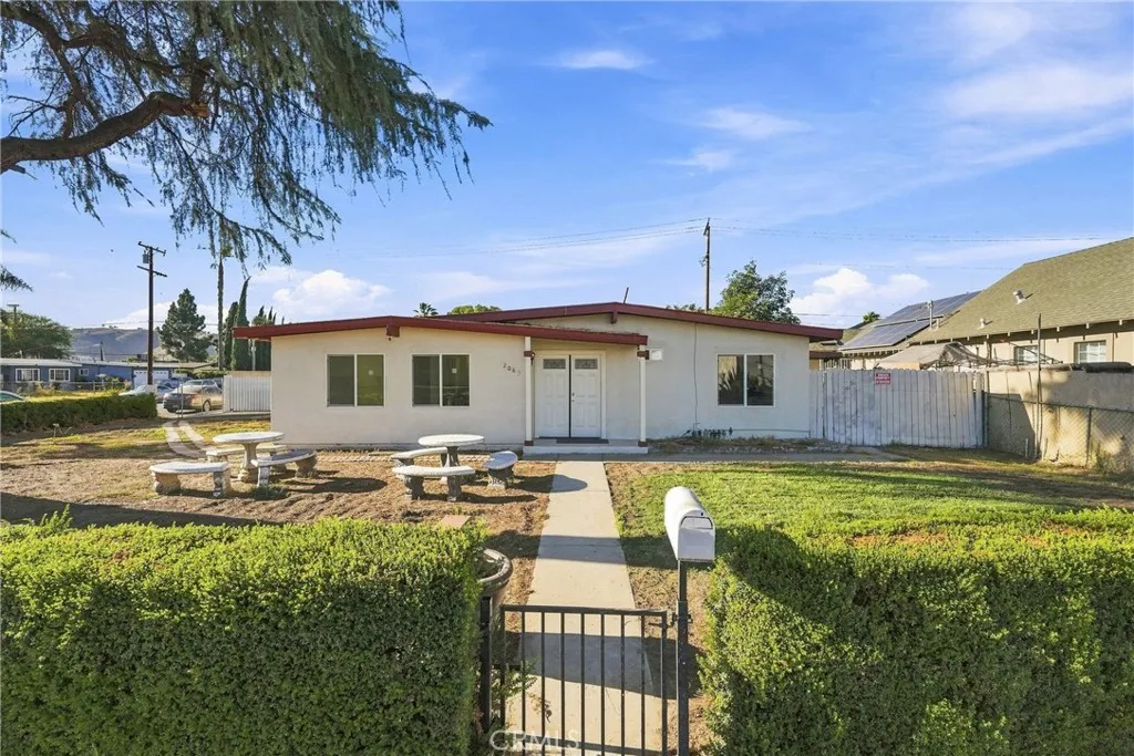 main property photo 1