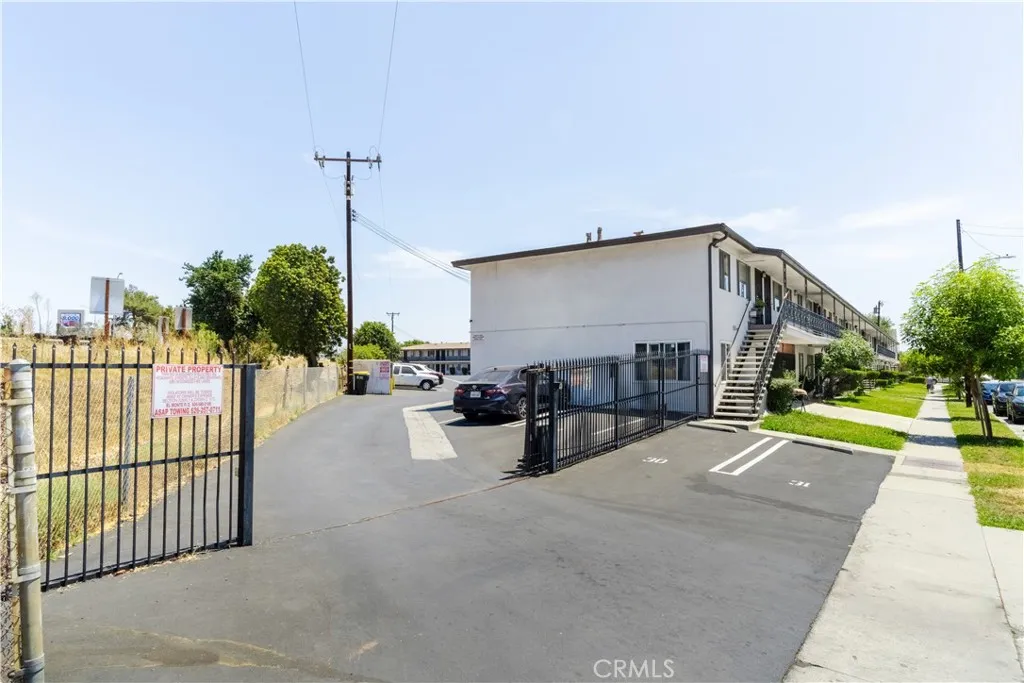 main property photo 8
