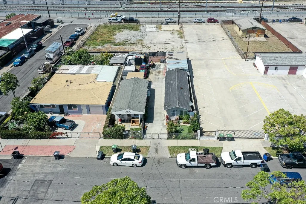 main property photo 13