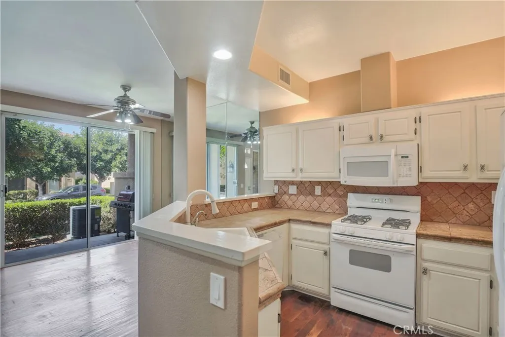 property viewer photo 5