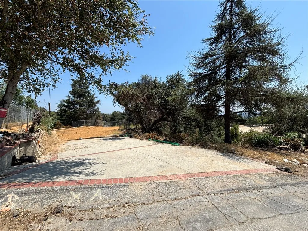 main property photo 11