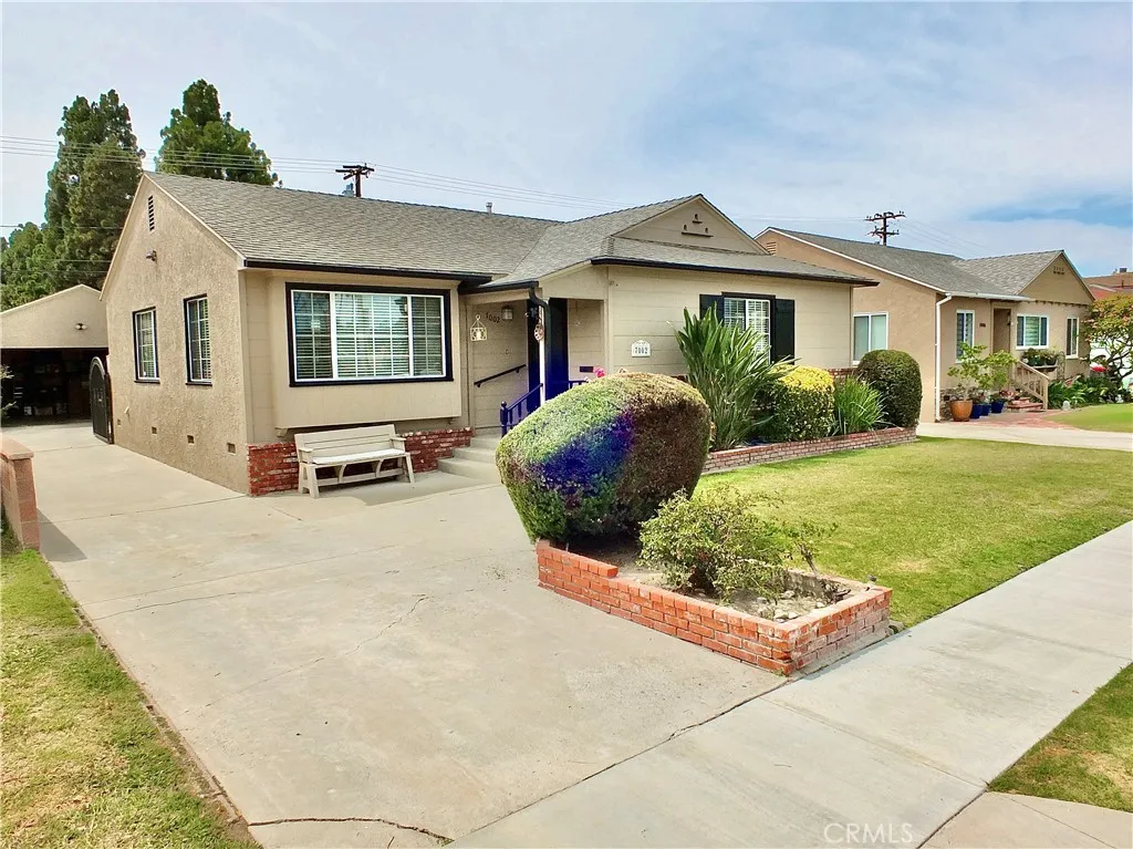 main property photo 67