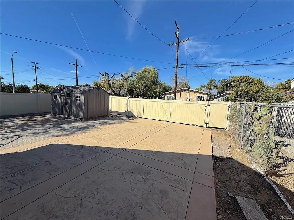 main property photo 18